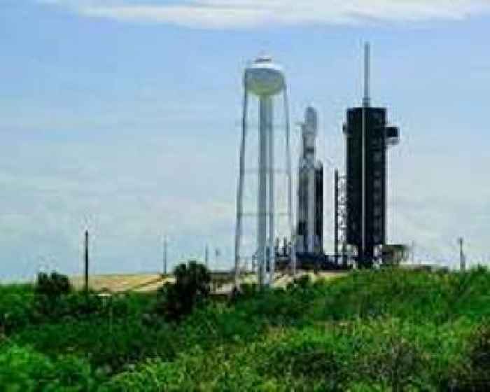 Heavy thunderstorms force SpaceX to delay launch of Falcon Heavy rocket