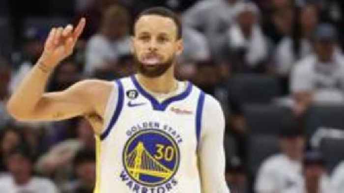 Curry leads Warriors past Kings with 50-point haul