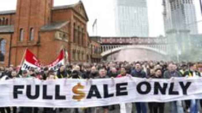 Man Utd fans hold protest at Villa game