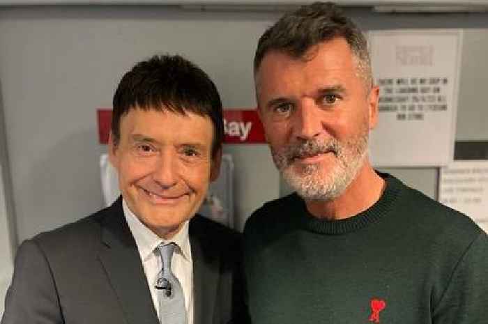 Roy Keane's arm leaves fans confused as he poses for snap with snooker icon Jimmy White