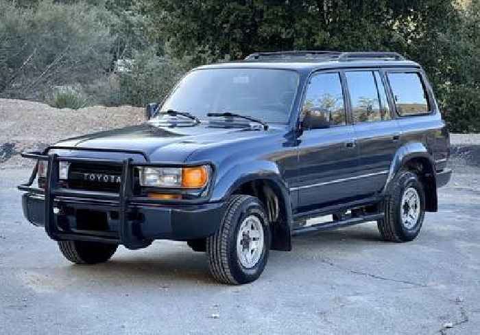 This High-Mileage 1992 Toyota Land Cruise FJ80 Is Ready To Take On Even More Adventures