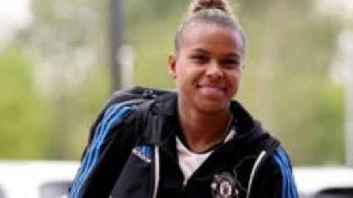 WSL: Build-up to Man Utd v Tottenham - hosts aim to extend lead at top