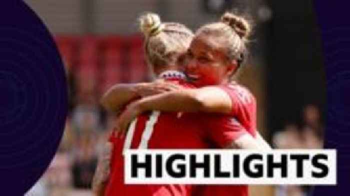 Man Utd beat Spurs to stay top of the WSL