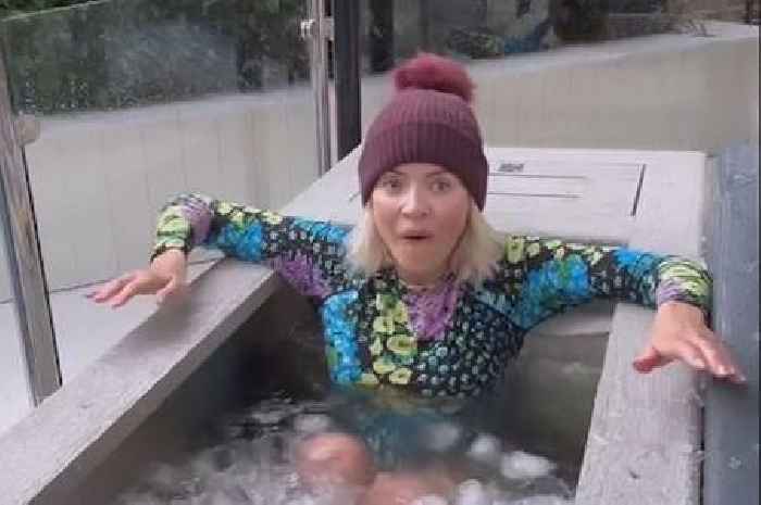Holly Willoughby 'finally' takes plunge into ice bath after Wim Hof programme