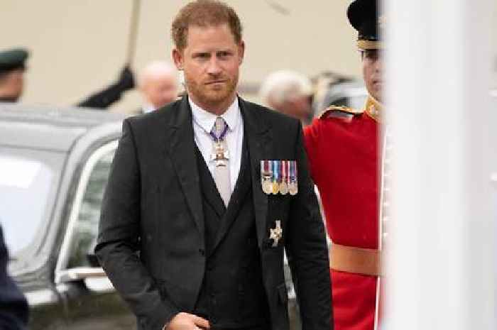 'Fed up' Prince Harry addressed Meghan Markle's whereabouts at Coronation says lip reader