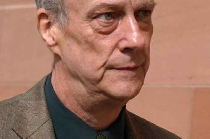 Actor Stephen Tompkinson cleared of 'punching drunk man' in noise row