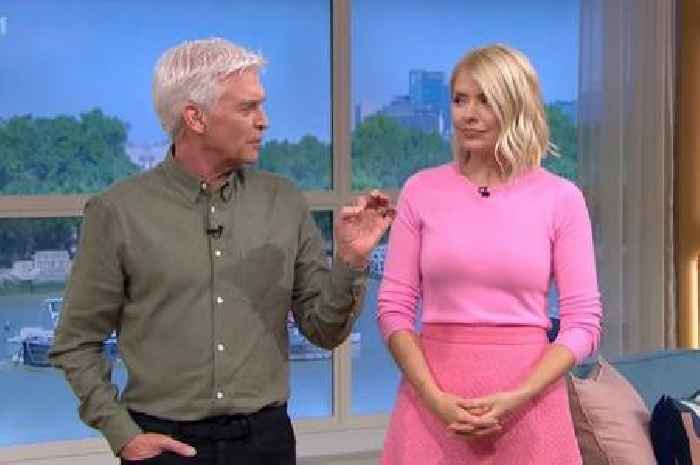 Phillip Schofield and Holly Willoughby 'cancel' holiday amid 'rift'
