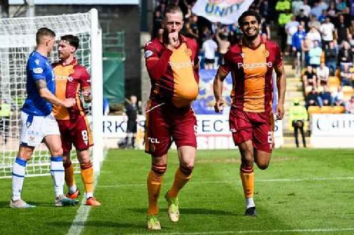 St Johnstone 0 Motherwell 2: Kevin van Veen hailed after playing through injury to net in win