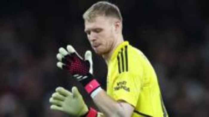 Arsenal keeper Ramsdale signs new 'long-term' deal