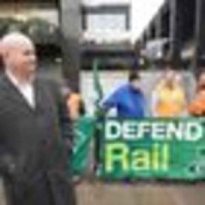 20,000 RMT railway workers to go on strike in June