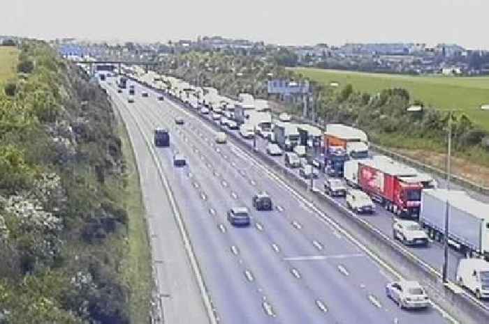 Live M25 traffic updates as long delays as Dartford Crossing tunnel closed