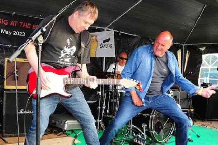 Lockerbie gig raises held in tribute to guitar legend Bobby Mitchell