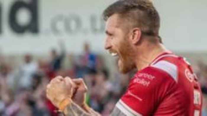 Salford survive Giants comeback to make last eight