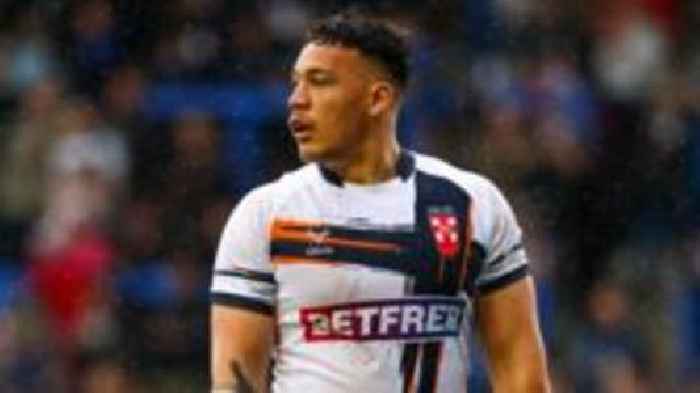 Salford refuse Dupree transfer request