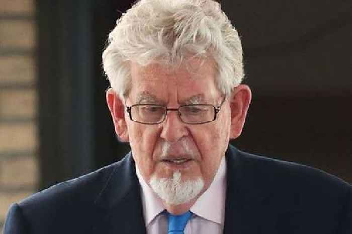 Rolf Harris died two weeks ago, death certificate shows, as it reveals cause