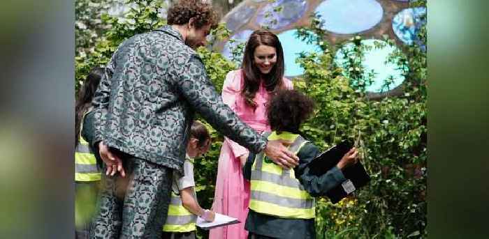 Kate Middleton Turns Down Children Who Ask for Her Autograph During Picnic: Photos