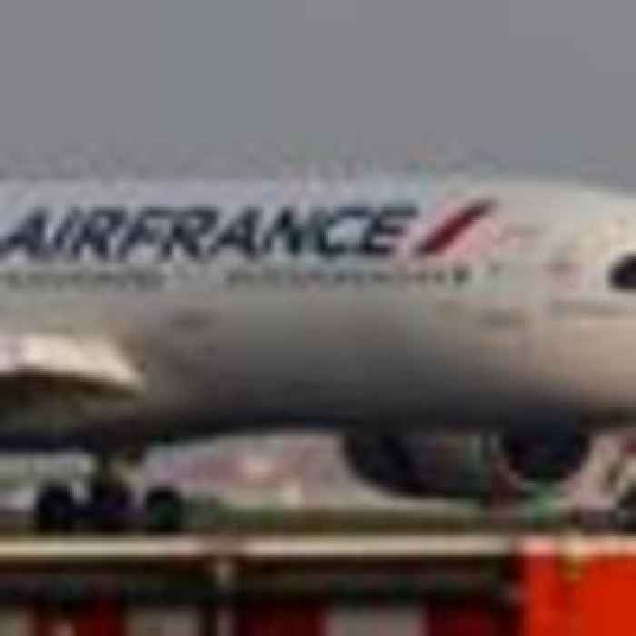 France bans short-haul flights to tackle climate change