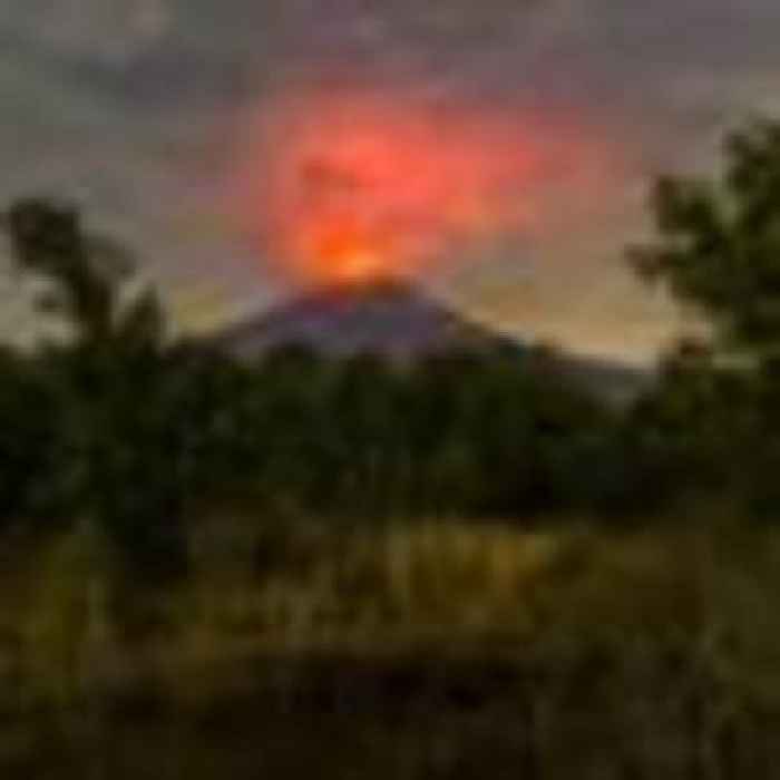 Mexico's Popocatépetl volcano erupts