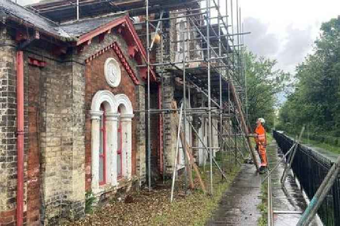 Work to restore historic landmark on Hull's Beverley Road is under way