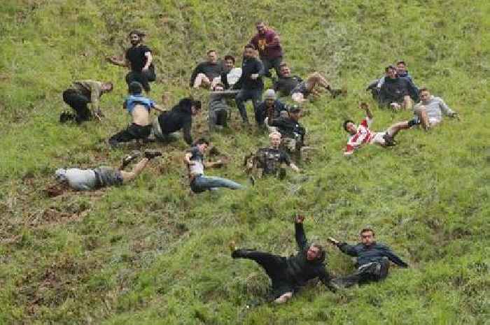 Live Gloucestershire Cheese Rolling 2023 updates, pictures and video