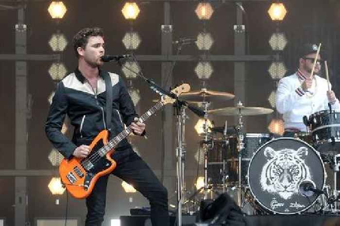 Royal Blood frontman slams Radio 1 crowd as pathetic in angry middle-finger rant