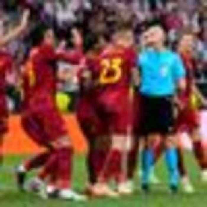 Europa League final English referee confronted at airport by Roma fans