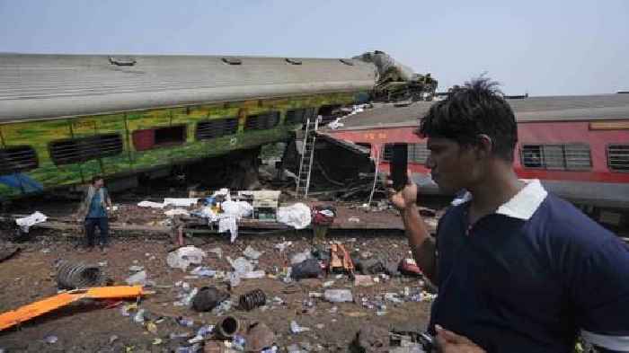 India train crash kills over 280, injures 900 in major rail disaster