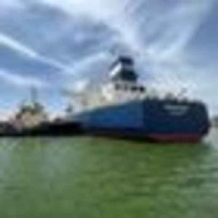 Oil tanker breaks down and disrupts traffic in Suez Canal
