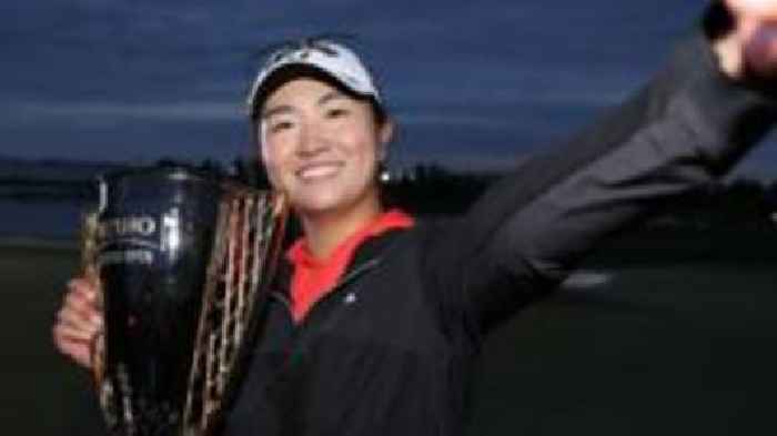Zhang wins Tour debut nine days after turning pro
