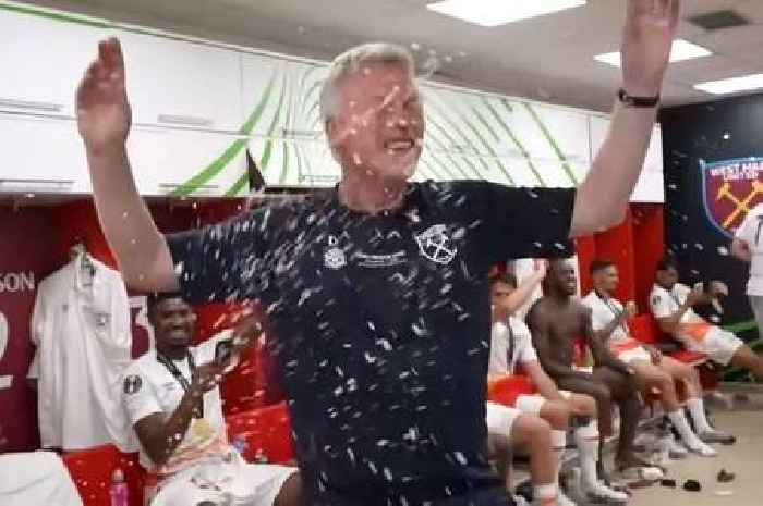 David Moyes splattered in beer while 'dad dancing' to Proclaimers hit in dressing room