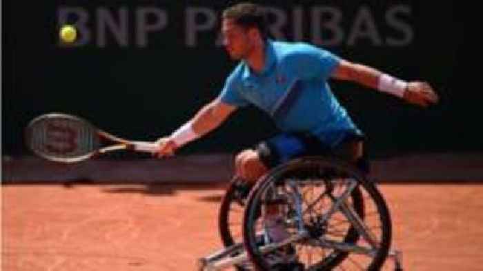 Hewett into French Open wheelchair singles final