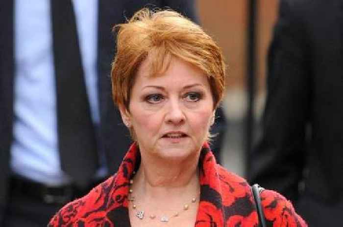 Anne Diamond says she has breast cancer and has had a double mastectomy