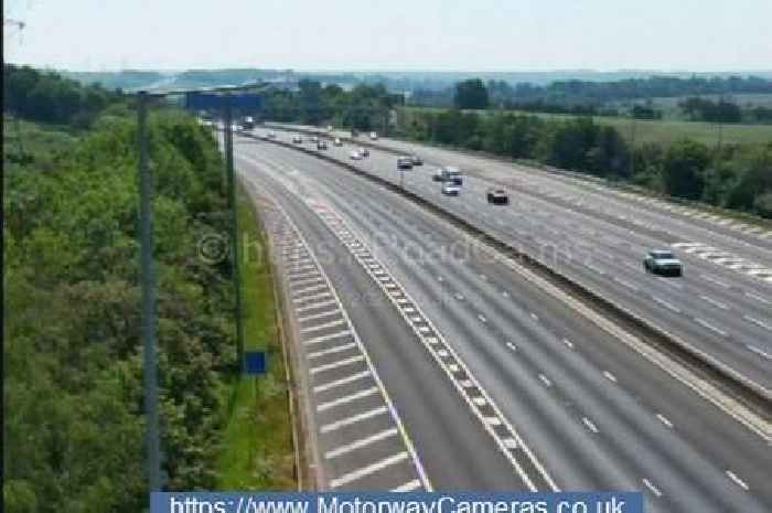 Live M25 traffic updates as motorway shut after huge crash near M11 sliproad
