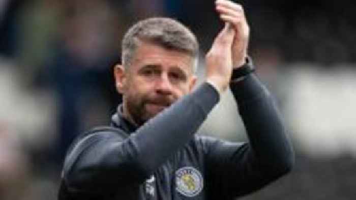 Robinson extends contract as St Mirren manager