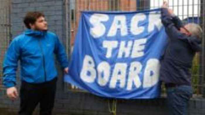 Three Everton directors leave club's board