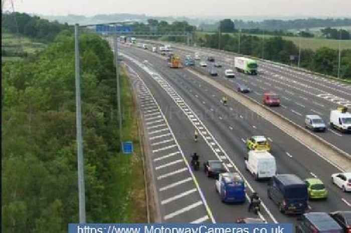 Live M25 traffic updates as serious crash shuts motorway from M11 to Brentwood