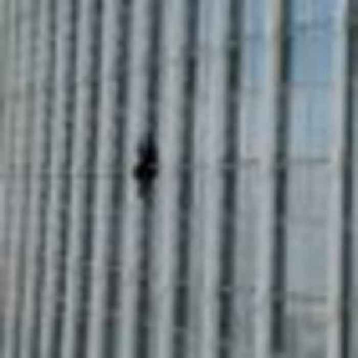 Free-climbing British man arrested halfway up South Korean skyscraper