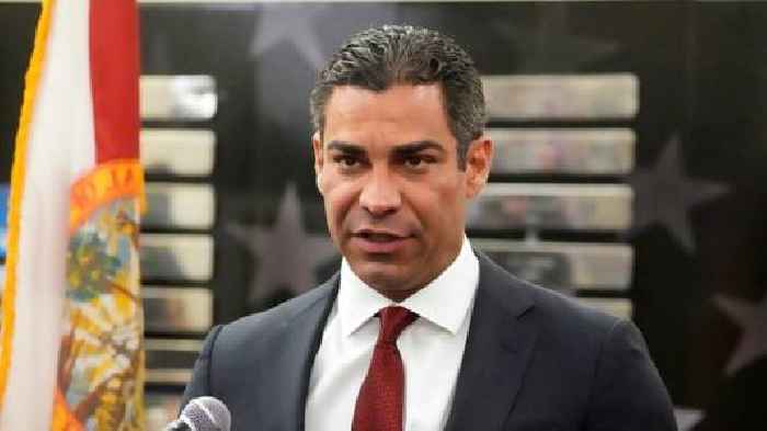 Miami Mayor Francis Suarez files to run for president