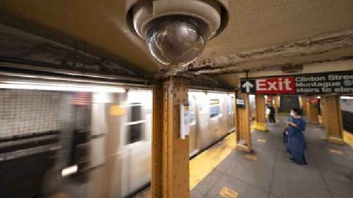 New York City officials hope blue lights will save lives in the subway