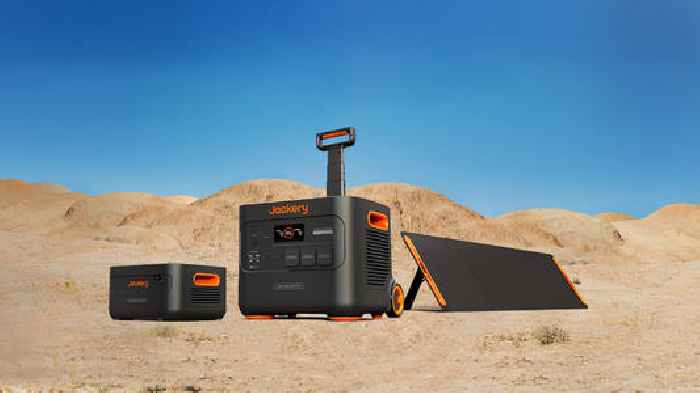  Free solar panel for the official launch of Jackery's first modular power station: Explorer 2000 Plus with LiFePO4 battery and cascadable battery packs for a capacity of up to 12 kWh and an output power of 3000 watts - Ultra-fast charging via up to six h