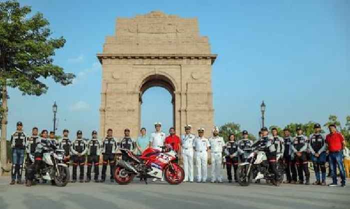 Indian Navy partners with TVS Motor Company as Part of its 'Azadi Ka Amrit Mahotsav' Celebrations; Rides Atop TVS Apache Motorcycles Across Pristine Ladakh