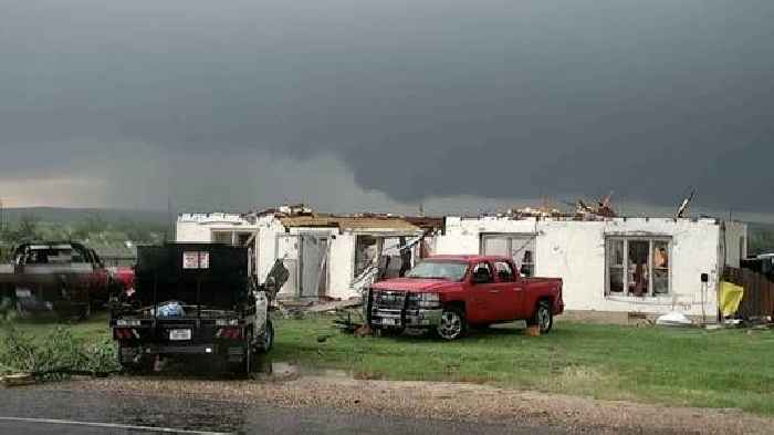 Several tornadoes tear through Texas, leaving at least 3 dead