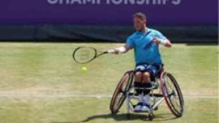 Watch: Queen's wheelchair semi-finals - Hewett v Reid