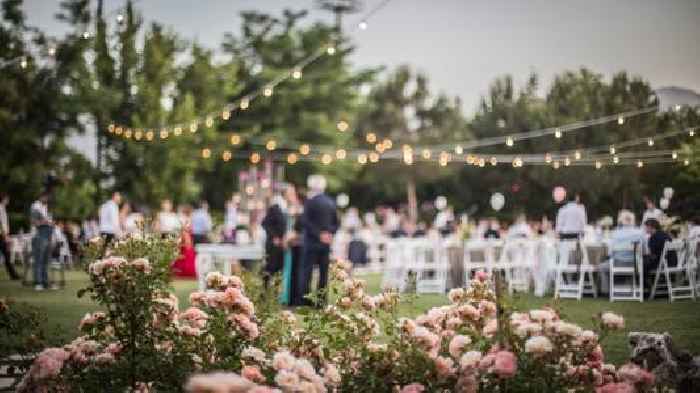 Nearly $30,000 for a wedding? How to avoid sticker shock
