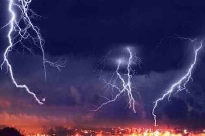 Hull weather warning for thunderstorms with risk of 'frequent lightning and large hail'