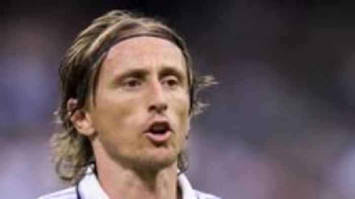 Modric signs new deal to extend Real Madrid stay