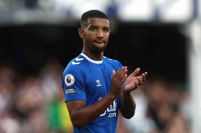 Everton defender may snub Nottingham Forest amid key weapon claims