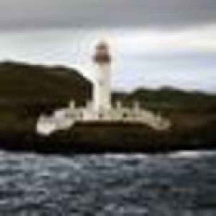 Lighthouse workers in Scotland take 'historic' strike action over pay