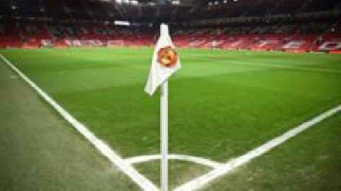 Man Utd set for record revenues as fans protest