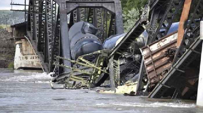 Cleanup begins after train derailment in Montana's Yellowstone River
